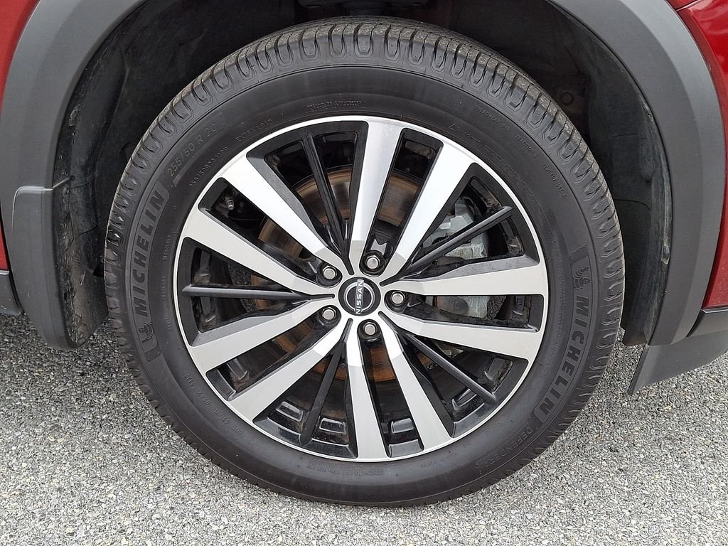 Used 2024 Red Nissan Platinum image 8
