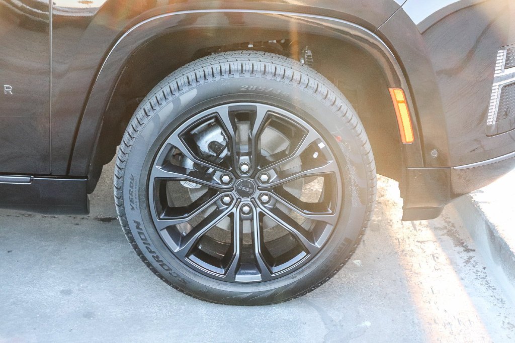 New 2026 Black Jeep Summit Obsidian image 11