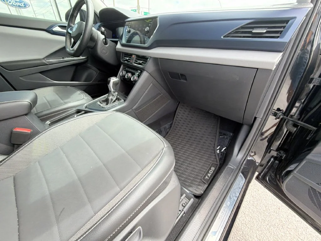 2023 Volkswagen Taos SE - Photo 30