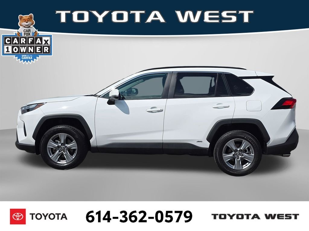 Used 2025 White Toyota XLE image 10