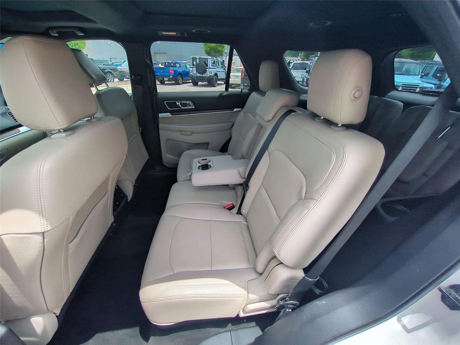 Used 2018 White Platinum Metallic Tri-Coat Ford Limited image 34