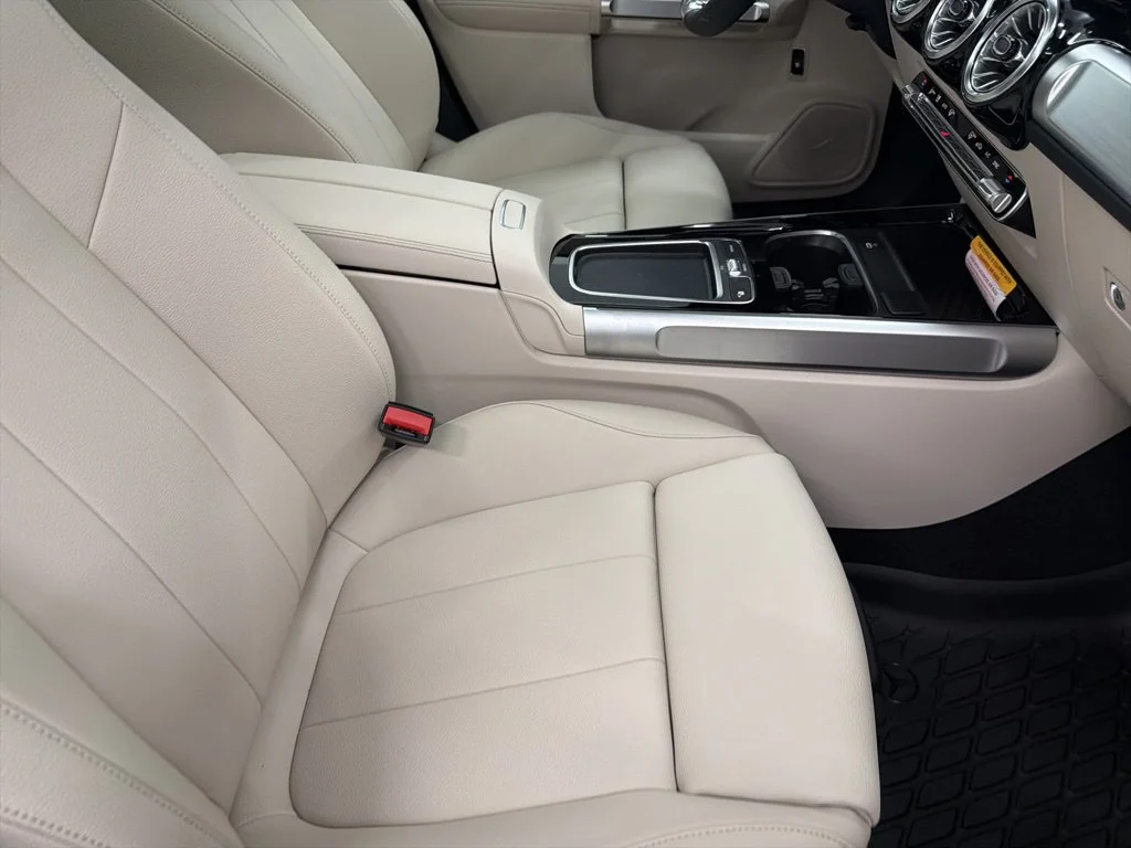 Used 2026 Black Mercedes-Benz GLB 250 image 29