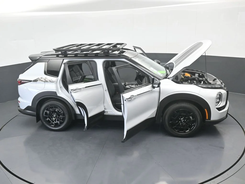New 2026 White Mitsubishi Trail Edition image 78
