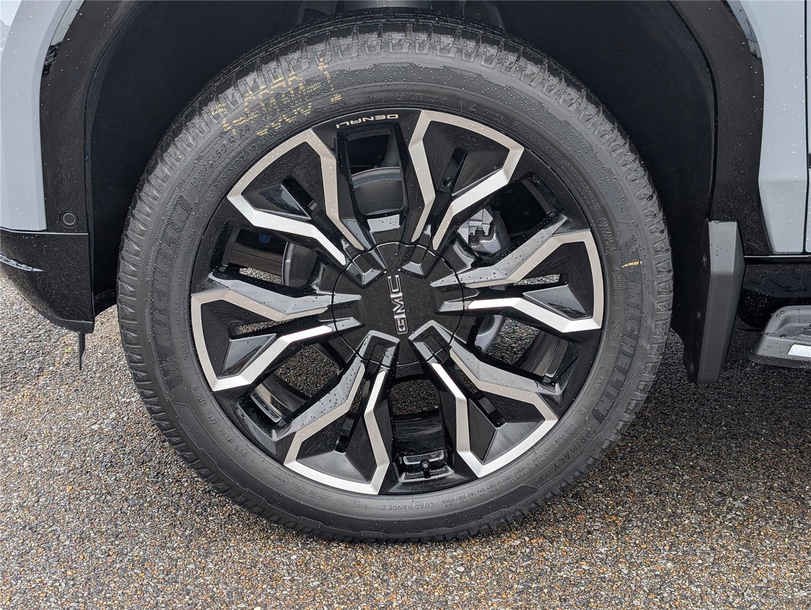 2025 GMC Sierra EV Denali - Photo 10