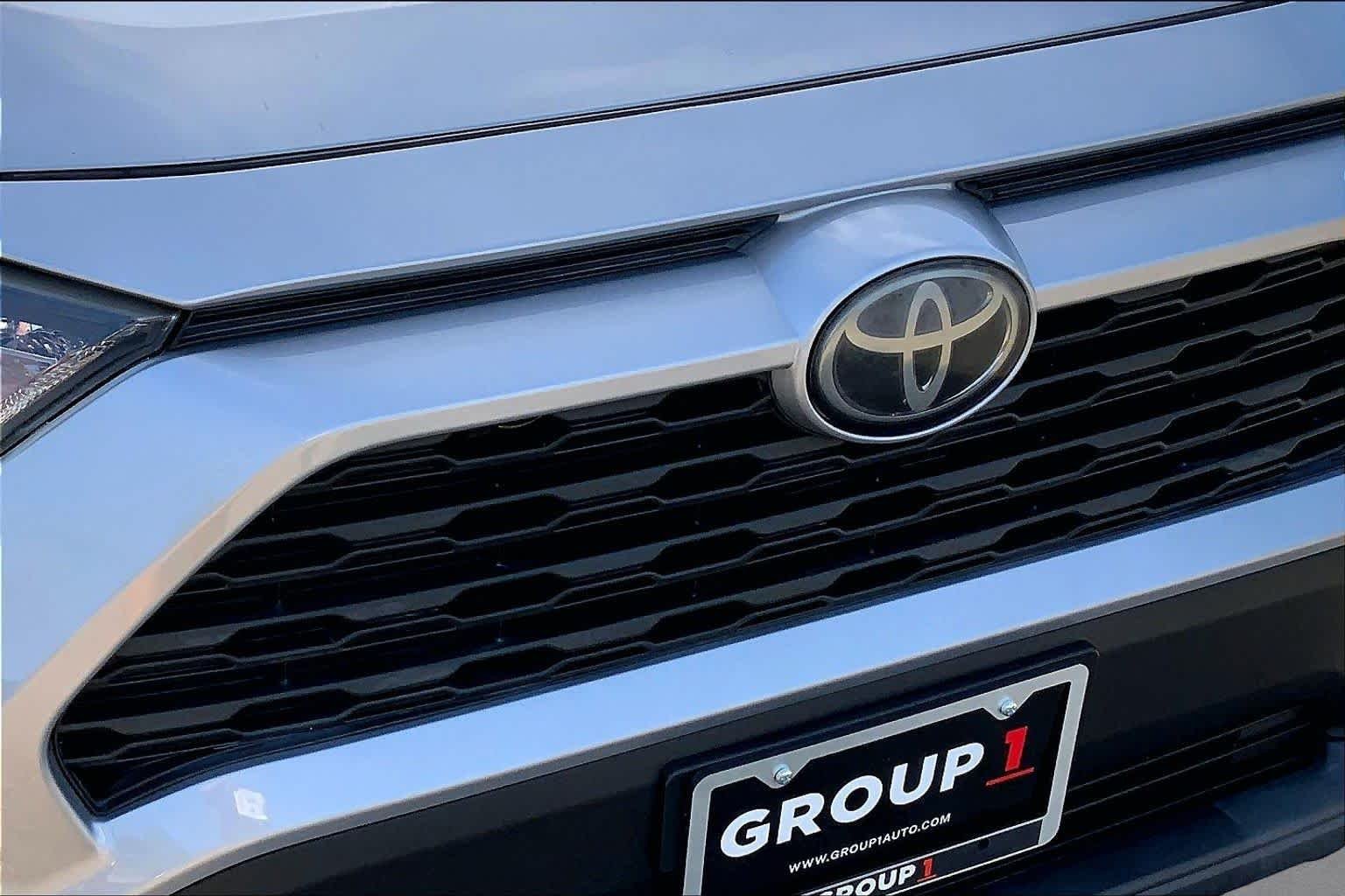 Used 2019 Silver Sky Metallic Toyota LE image 29