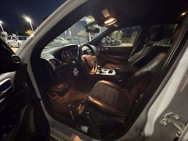 Used 2018 White/off-white Jeep Altitude image 12