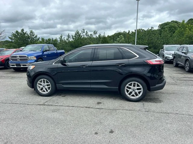 Used 2022 Black Ford SEL image 7