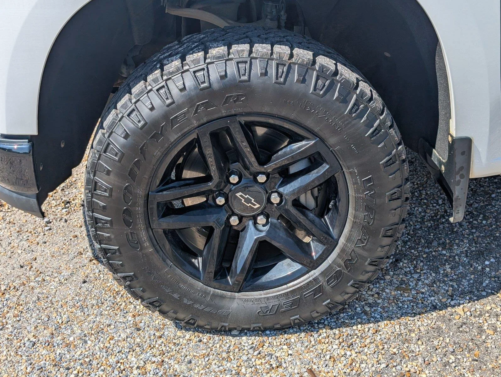Used 2020 SUMMIT WHITE Chevrolet LT Trail Boss image 11