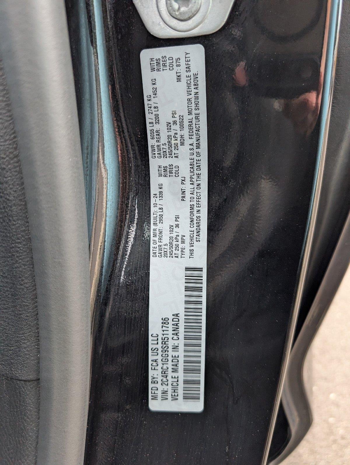 Used 2025 Diamond Black Crystal Pearlcoat Chrysler Limited image 13