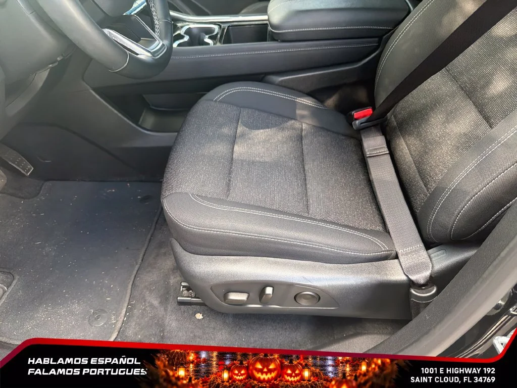 Used 2025 Mosaic Black Metallic Chevrolet LT image 14