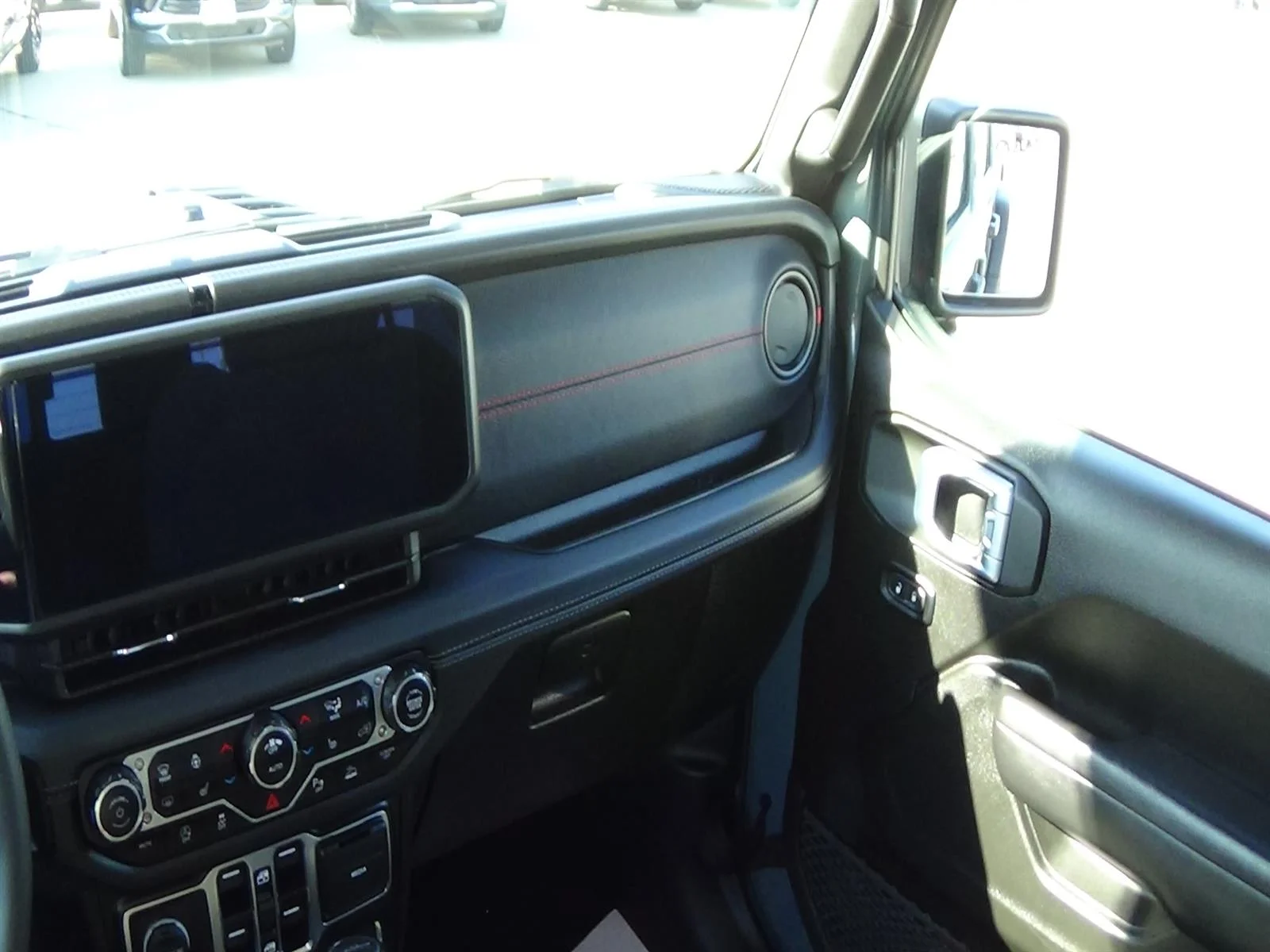 Used 2024 Anvil Clear Coat (pds) Jeep Rubicon image 13