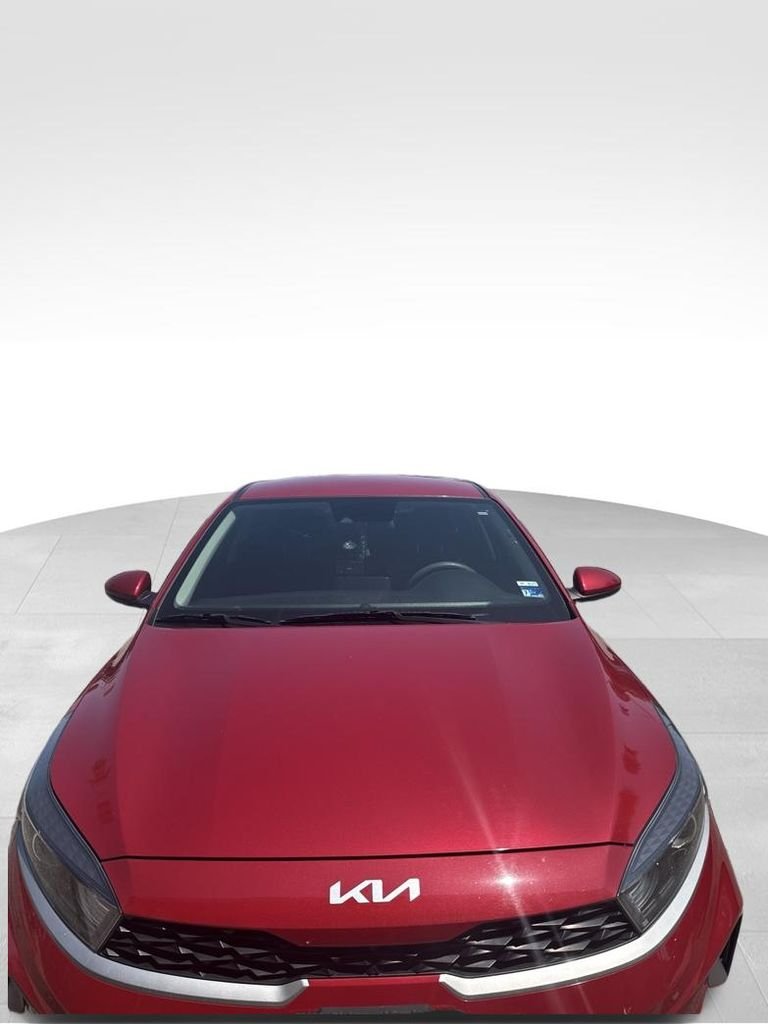 Used 2023 Red Kia LXS image 2