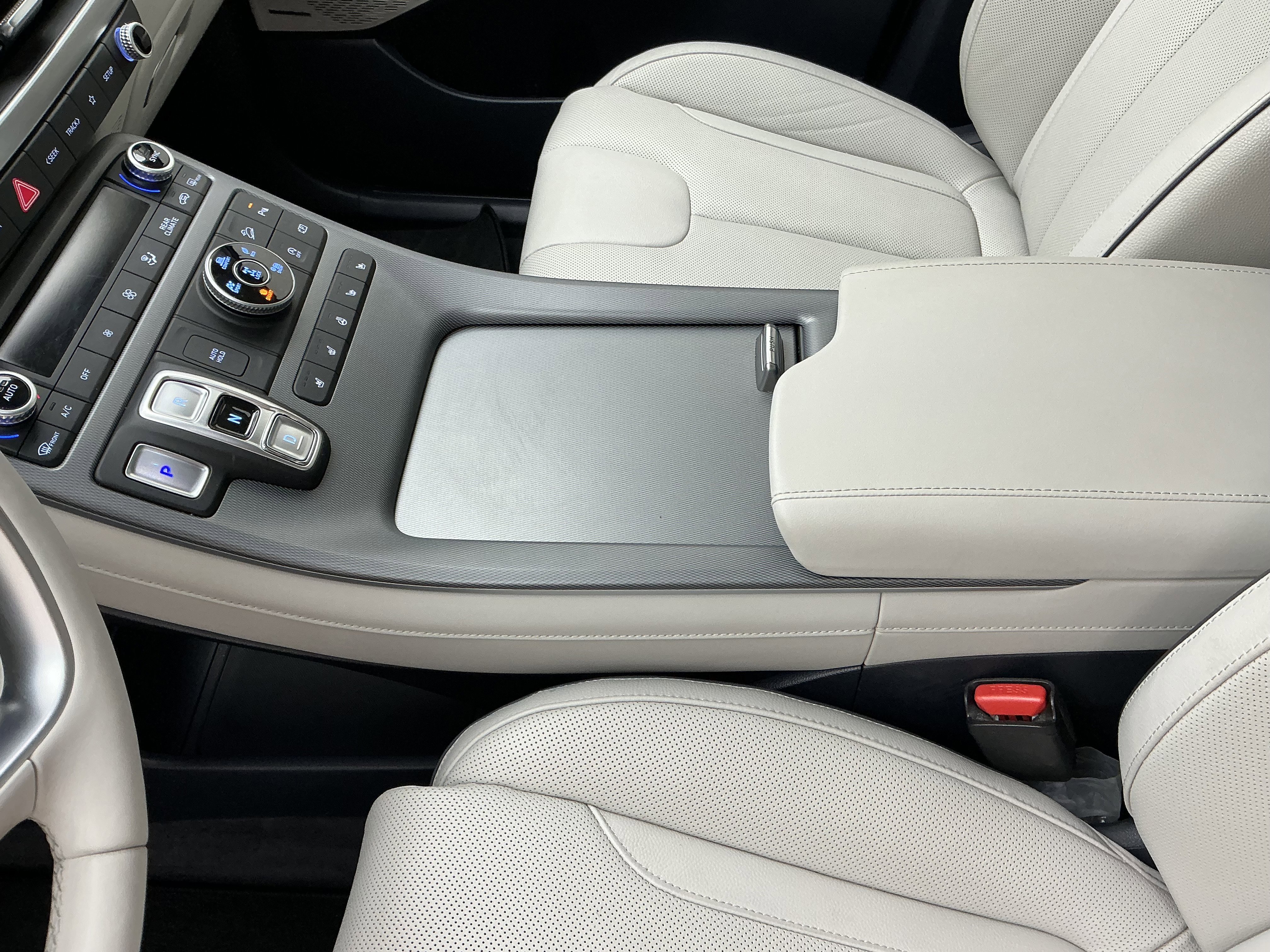 2024 Hyundai Palisade Limited - Photo 14
