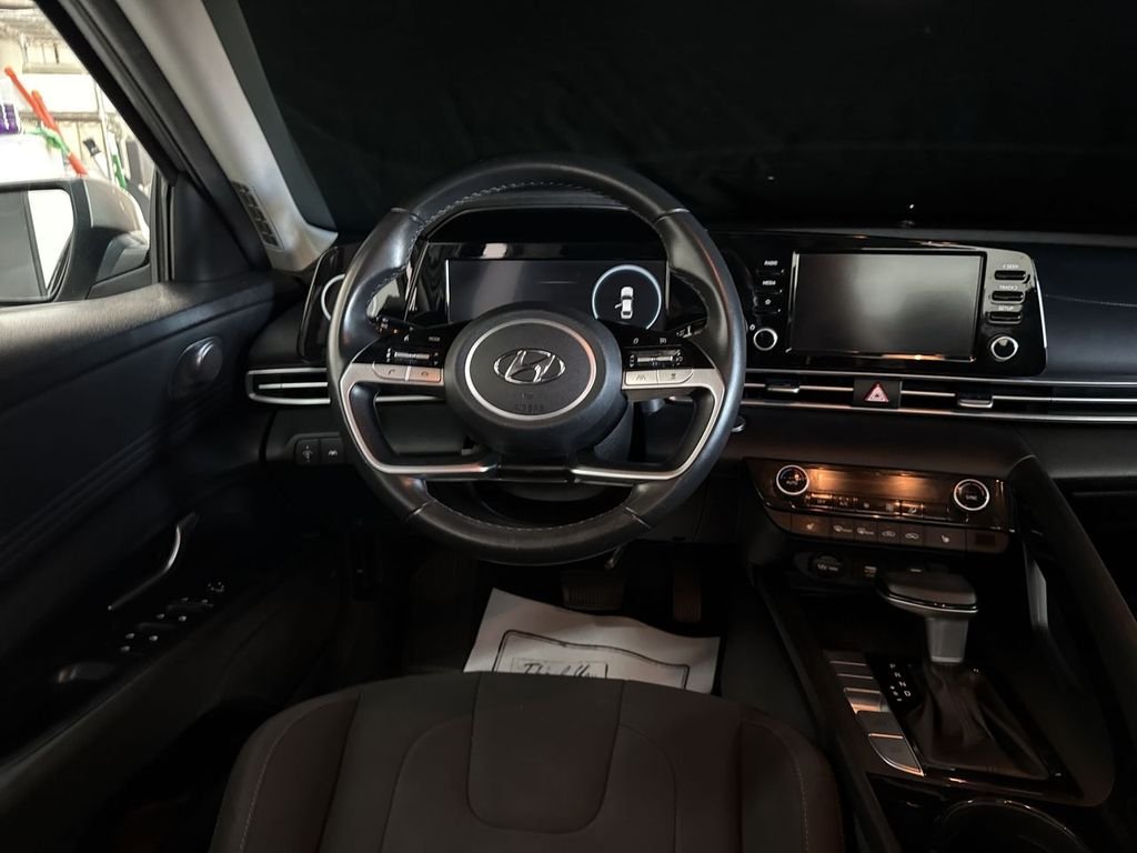 2021 Hyundai Elantra SEL - Photo 20