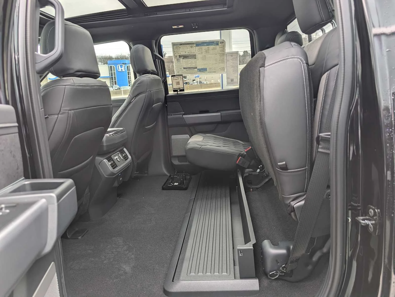 New 2026 Agate Black Metallic Ford XLT image 20