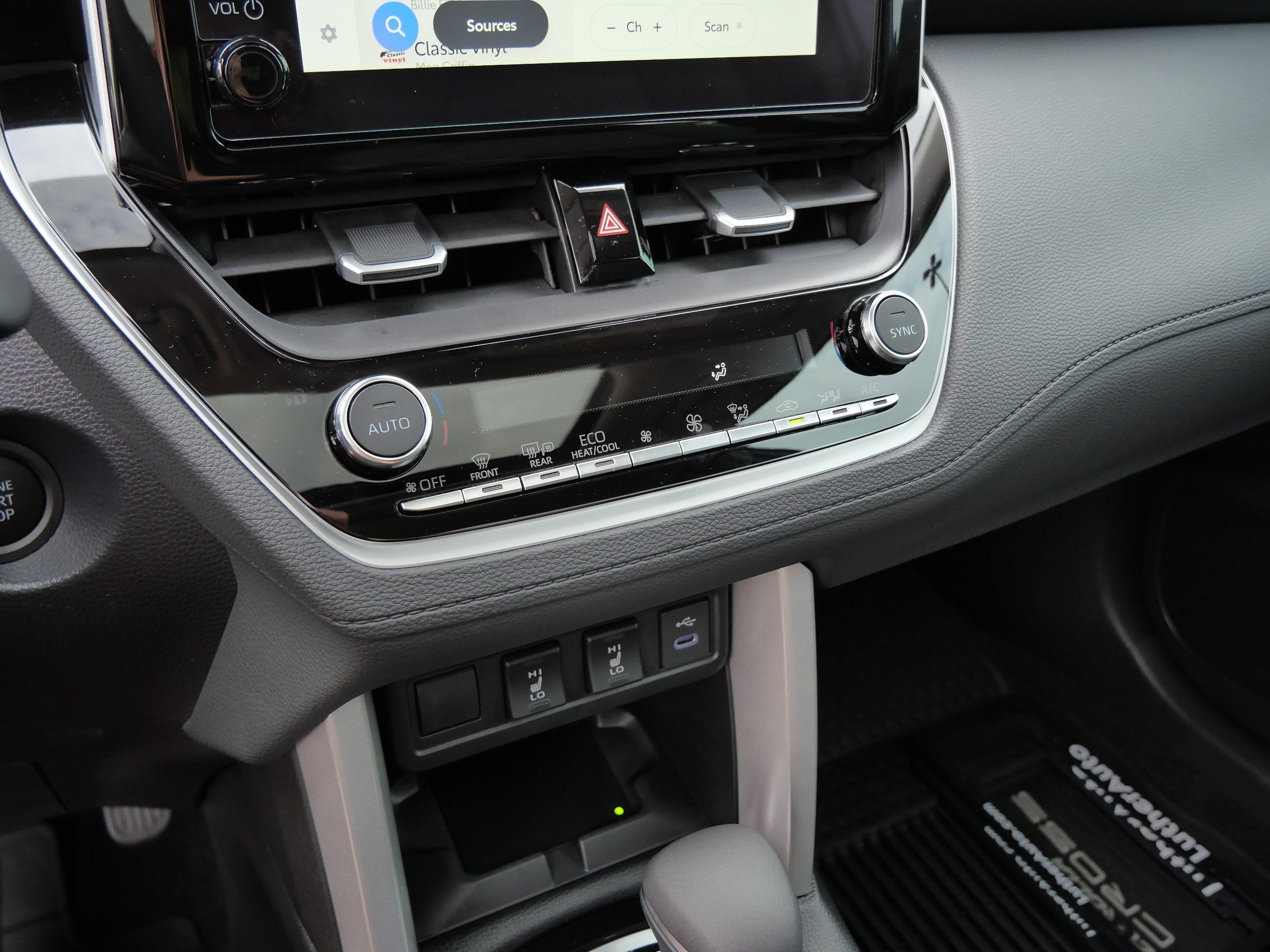 Used 2025 Blue Crush Metallic Toyota XLE image 24