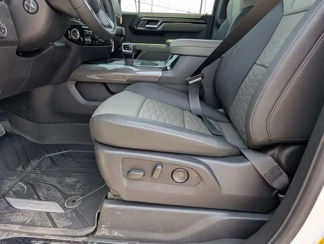 2026 Chevrolet Silverado 1500 ZR2 - Photo 9
