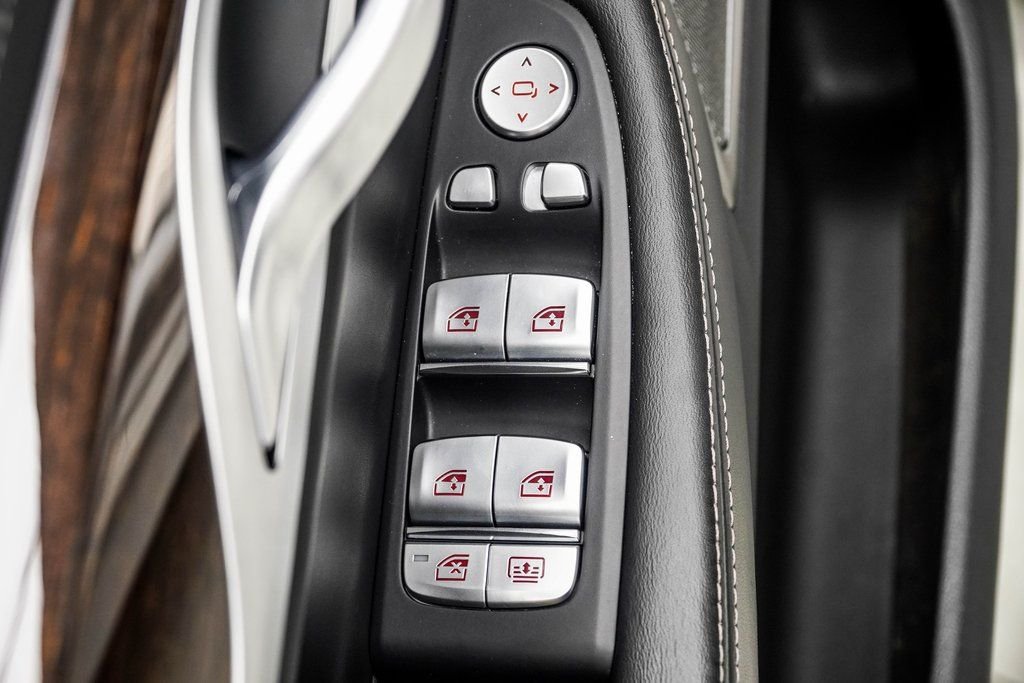 Used 2021 White BMW 740i xDrive image 33