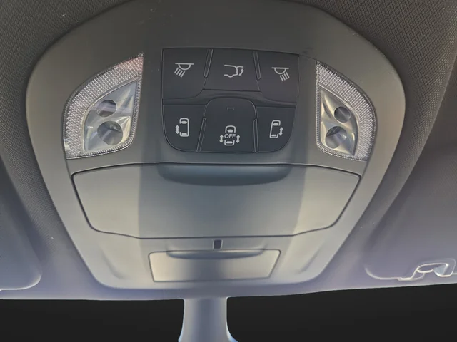 New 2026 Bright White Clear-Coat Exterior Paint Chrysler Select image 23