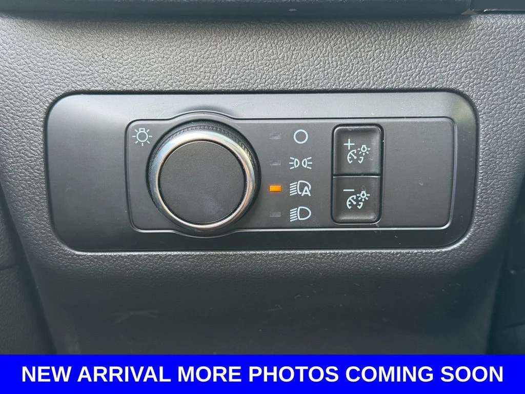 Used 2025 Red Ford Active image 33