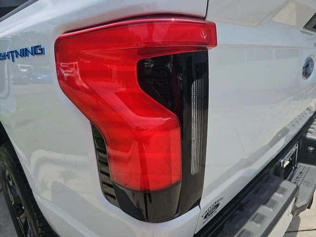 Used 2023 White Ford XLT image 31
