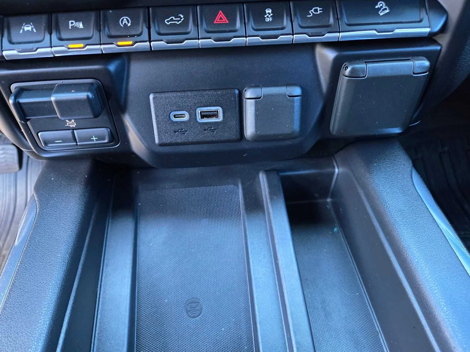 Used 2019 ONYX BLACK GMC AT4 image 19