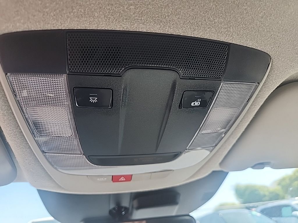 Used 2023 White Kia EX image 24