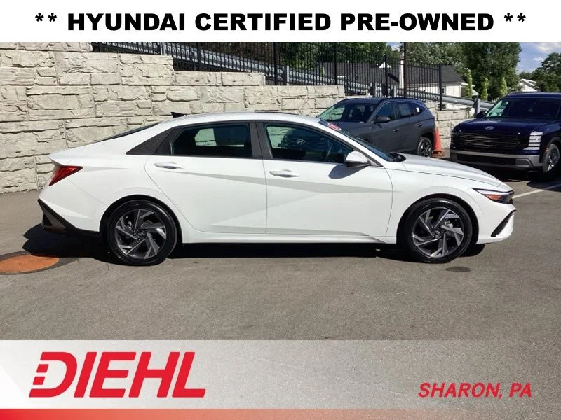 Used 2025 White Hyundai Limited image 8