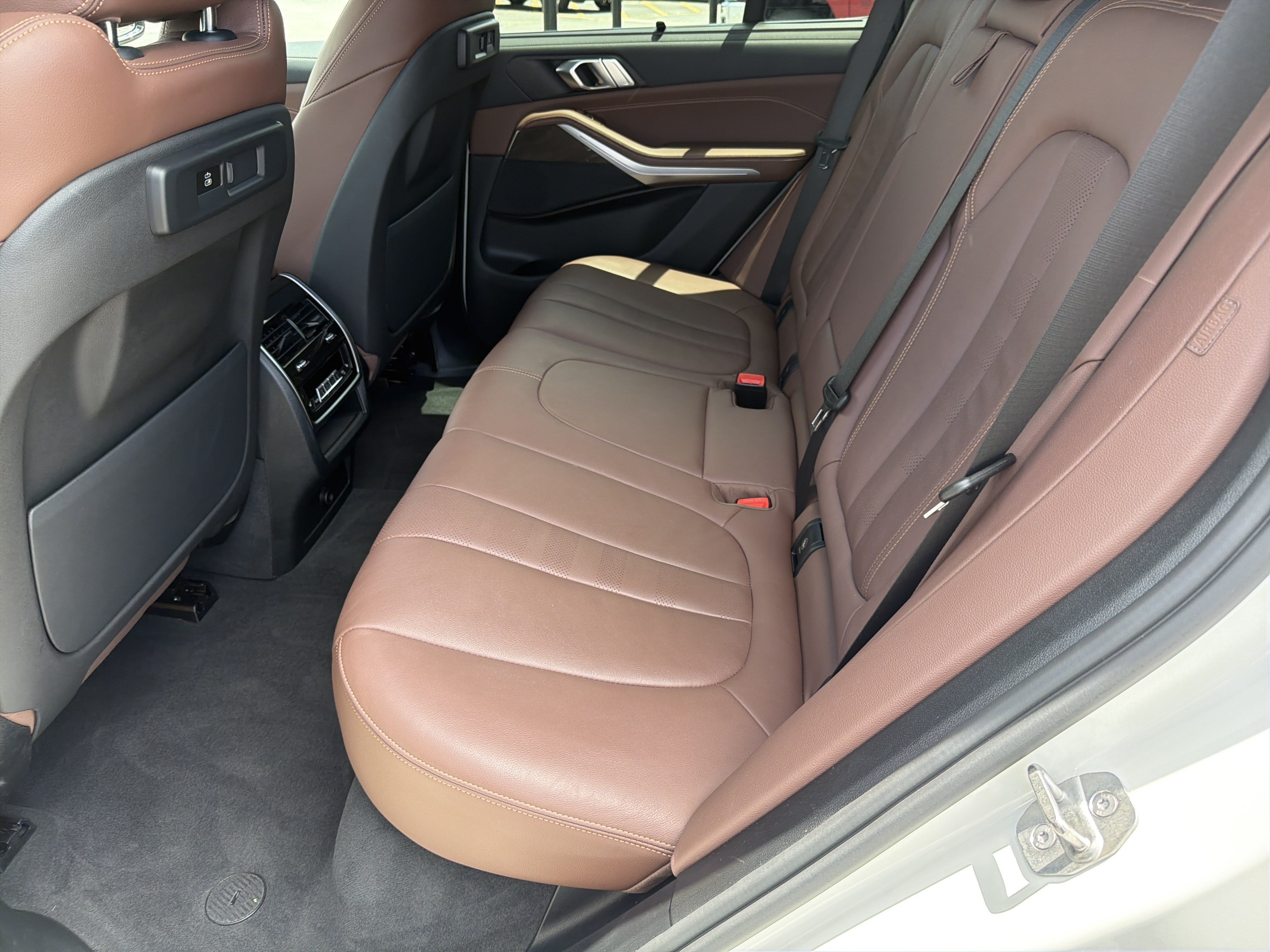 Used 2022 Alpine White BMW sDrive40i image 26