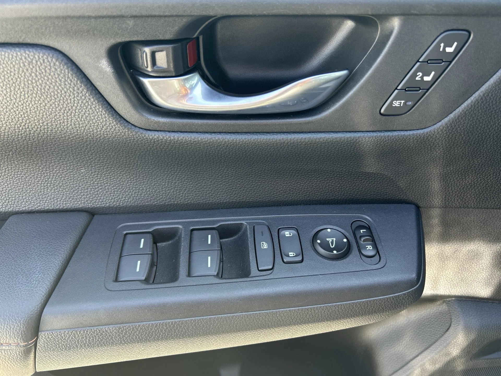 2025 Honda CR-V Sport-L - Photo 15