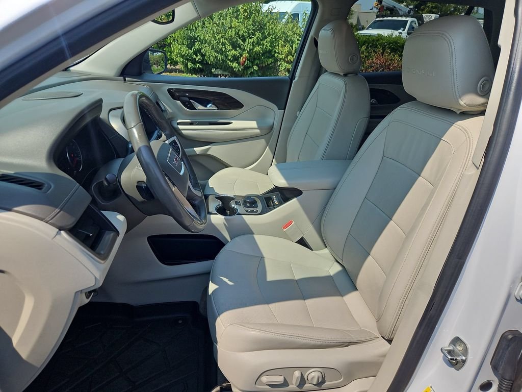 Used 2020 White Frost Tricoat GMC Denali image 21