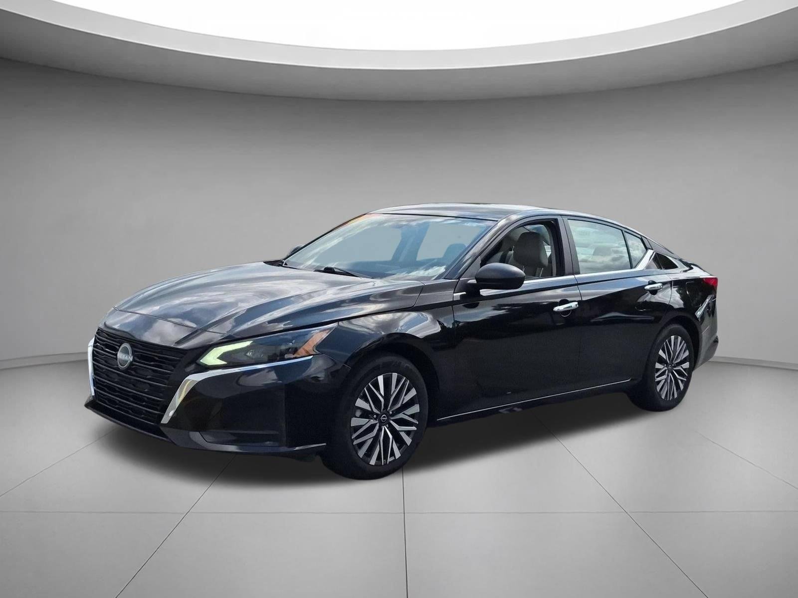 Used 2025 Super Black Nissan SV image 1