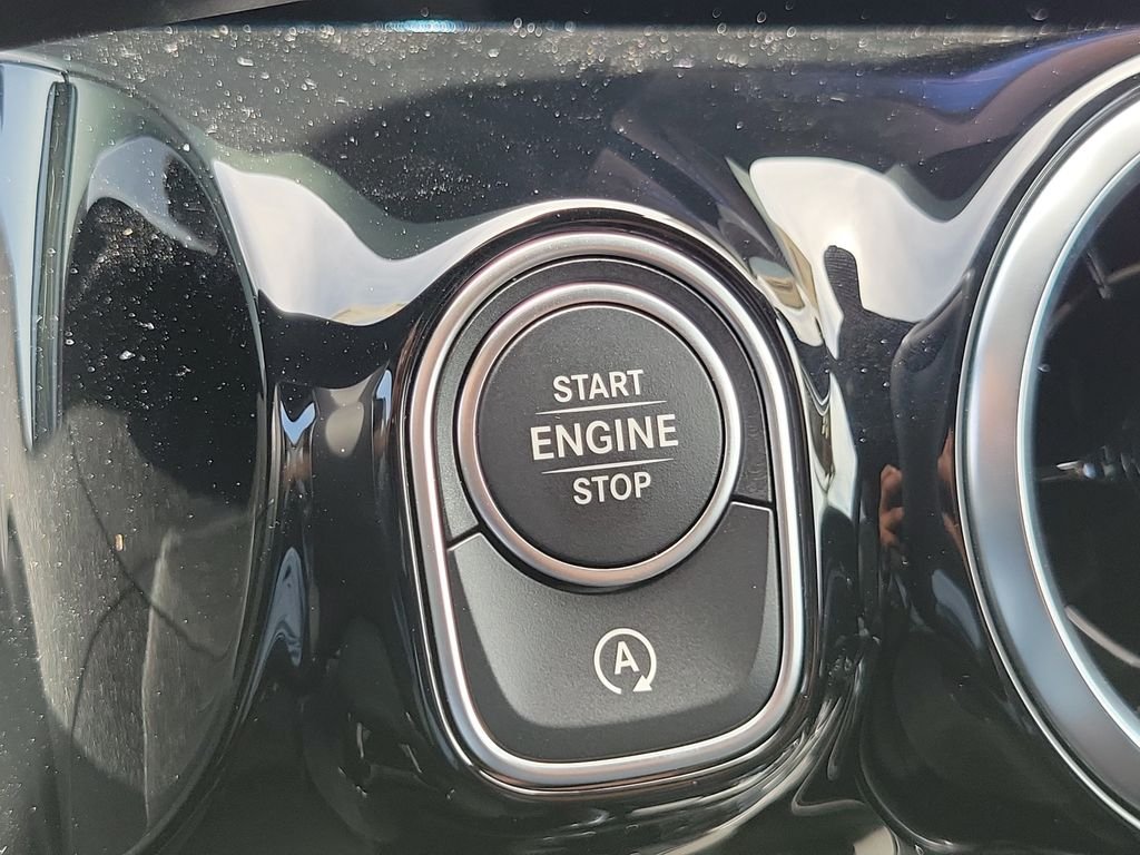New 2026 Mountain Grey Metallic Mercedes-Benz GLA 250 image 30