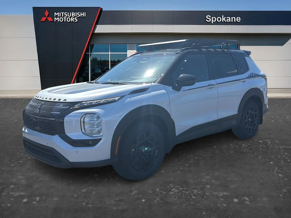 New 2026 White Diamond Mitsubishi TRAIL EDITION AWD image 3