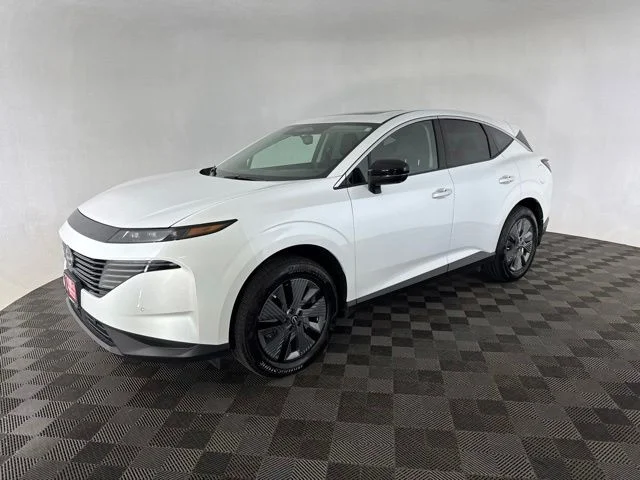 Used 2025 White Nissan SL image 3
