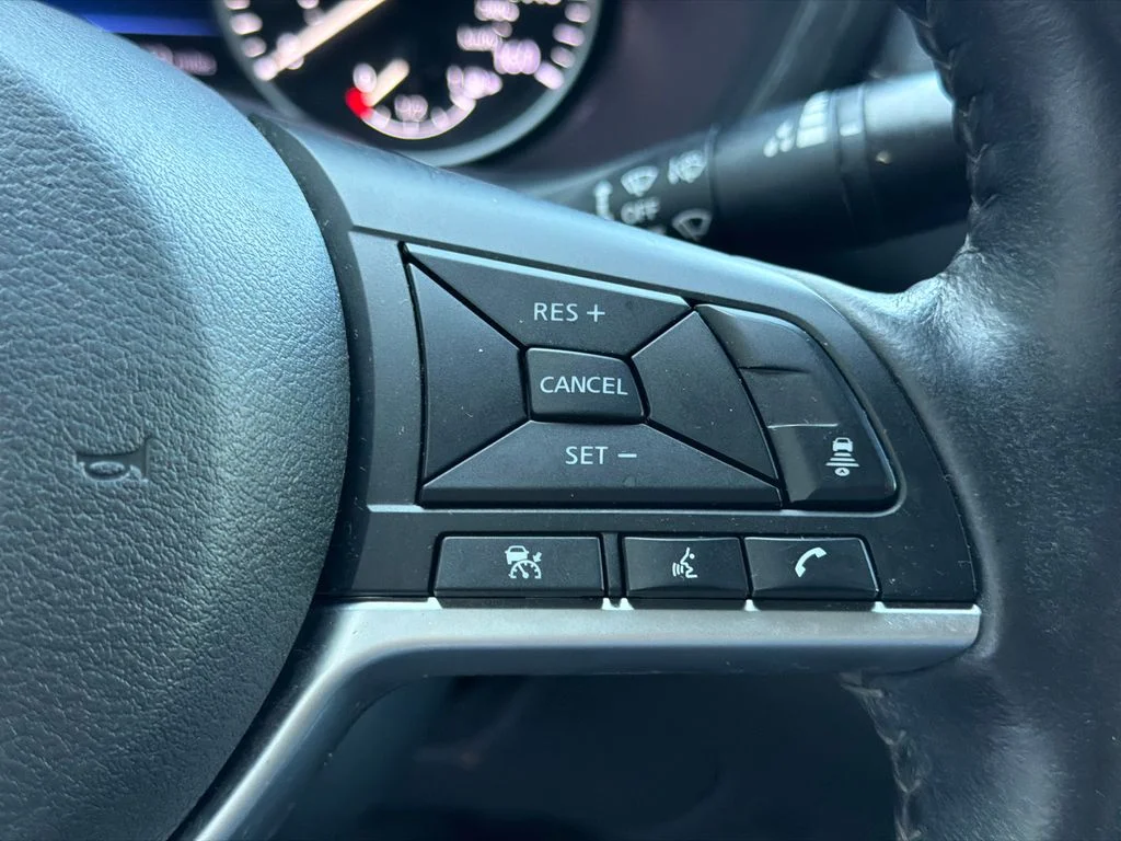 Used 2022 Blue Nissan SV image 25