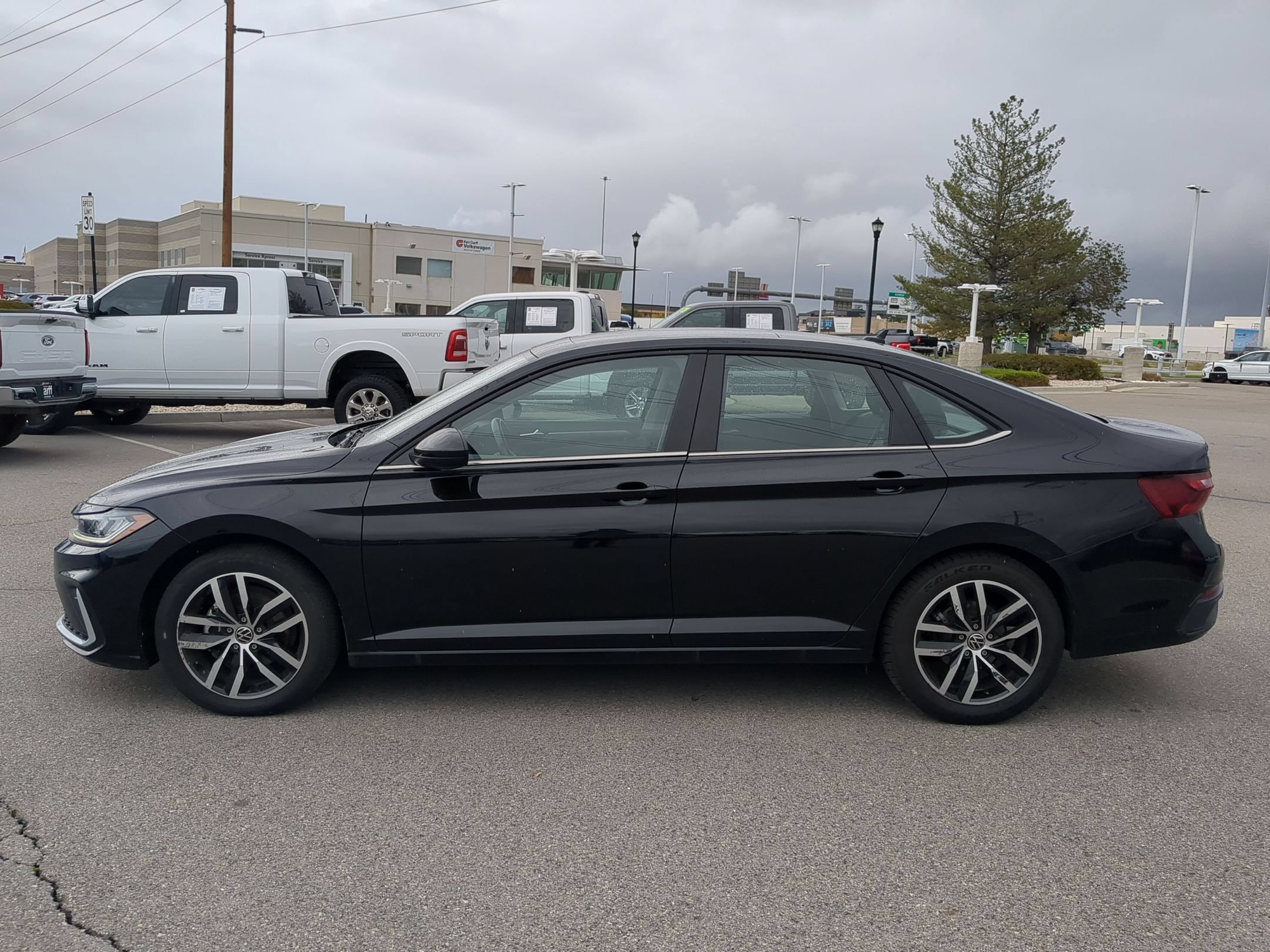 Used 2025 Gray Volkswagen SE image 7