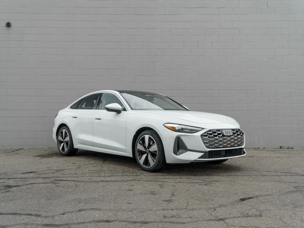 Used 2025 White Audi  image 9