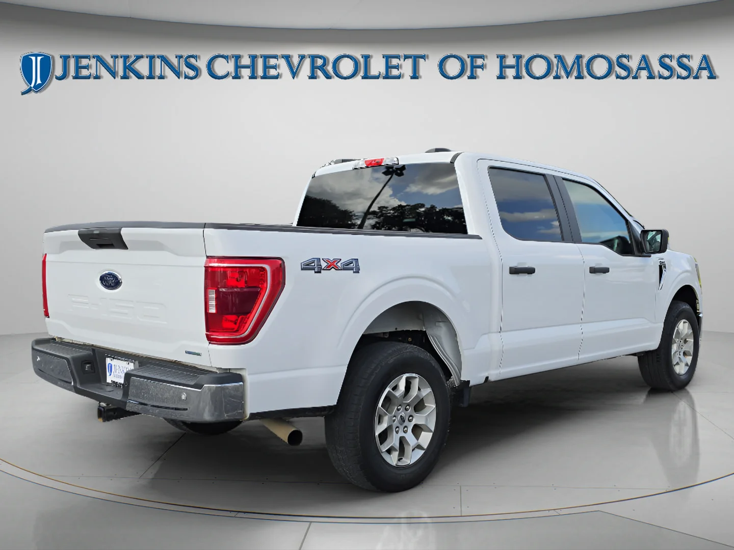 Used 2023 Oxford White Ford XLT image 5