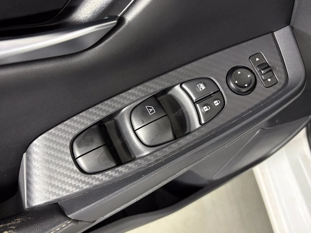 Used 2022 White Nissan SV image 12