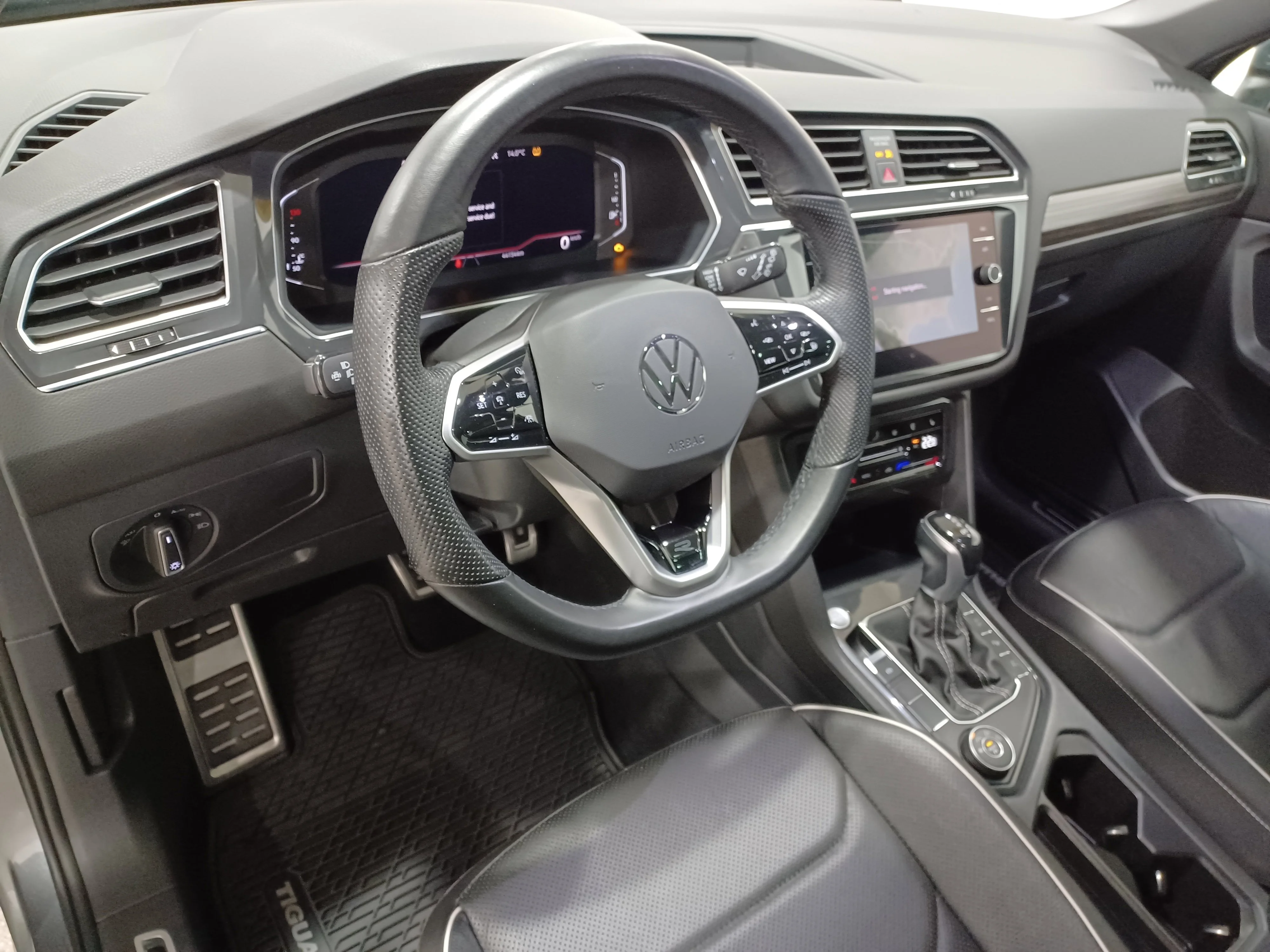 Certified Used 2022 Platinum Gray Metallic Volkswagen Highline R-Line 4Motion*Remote Start | Nav | 360 Cam | Htd & Cooled Leather | Pano Roof | Htd Wheel image 14