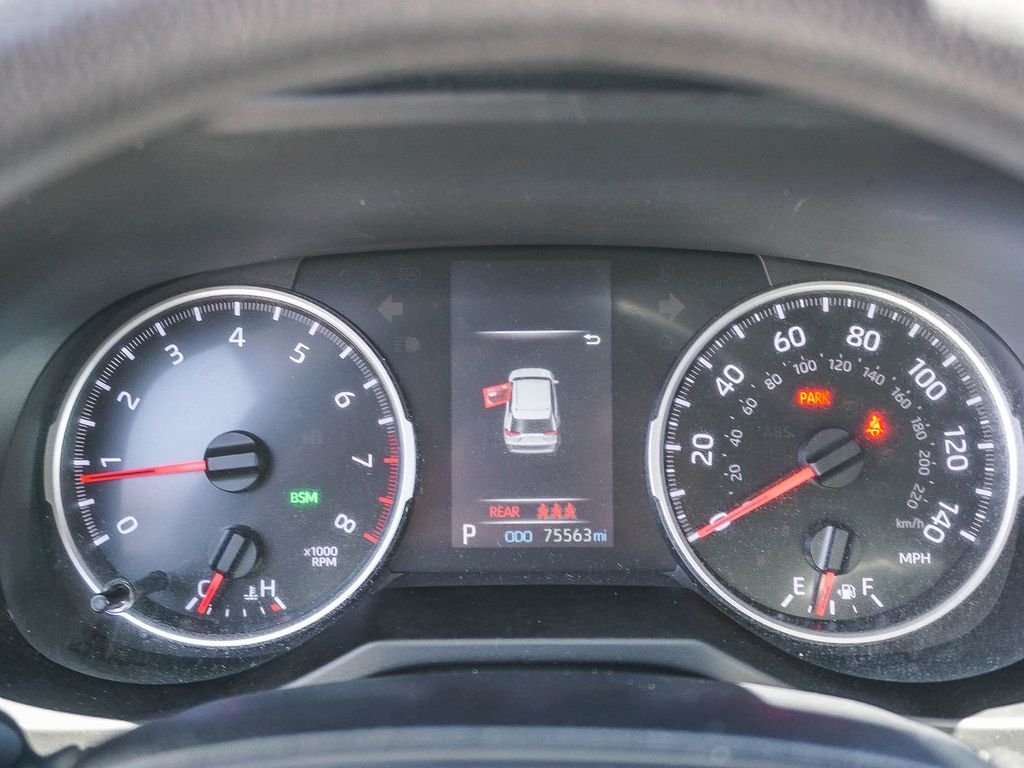 Used 2019 Gray Toyota XLE image 21