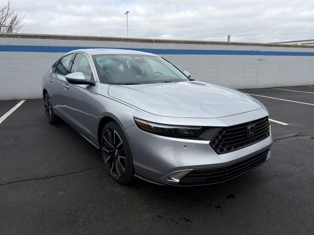 New 2026 Solar Silver Metallic Honda Touring image 7