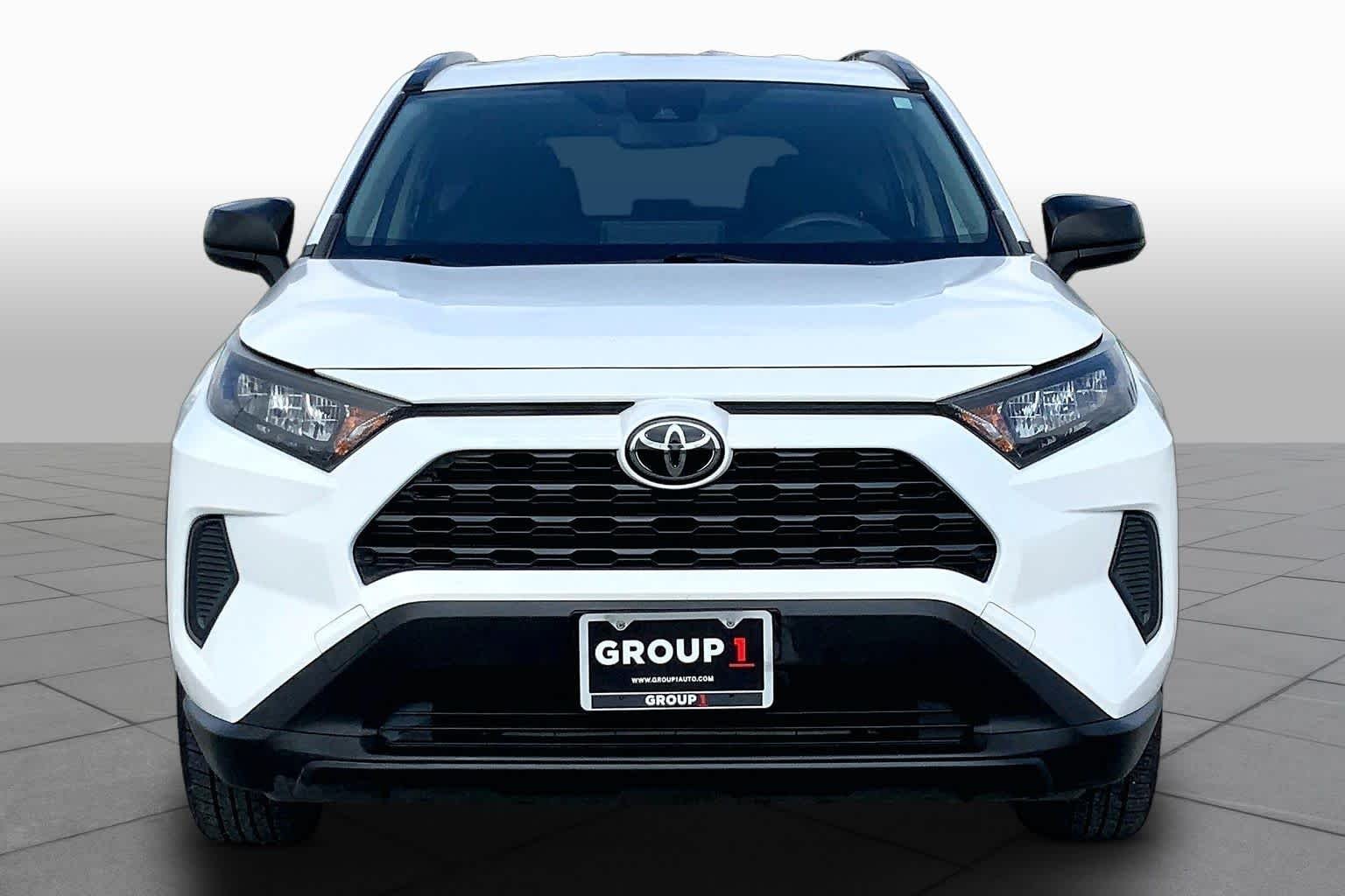 Used 2019 Super White Toyota LE image 4