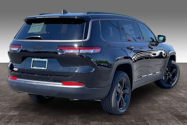 New 2026 Diamond Black Crystal Pearl-Coat Exterior Paint Jeep Limited image 15