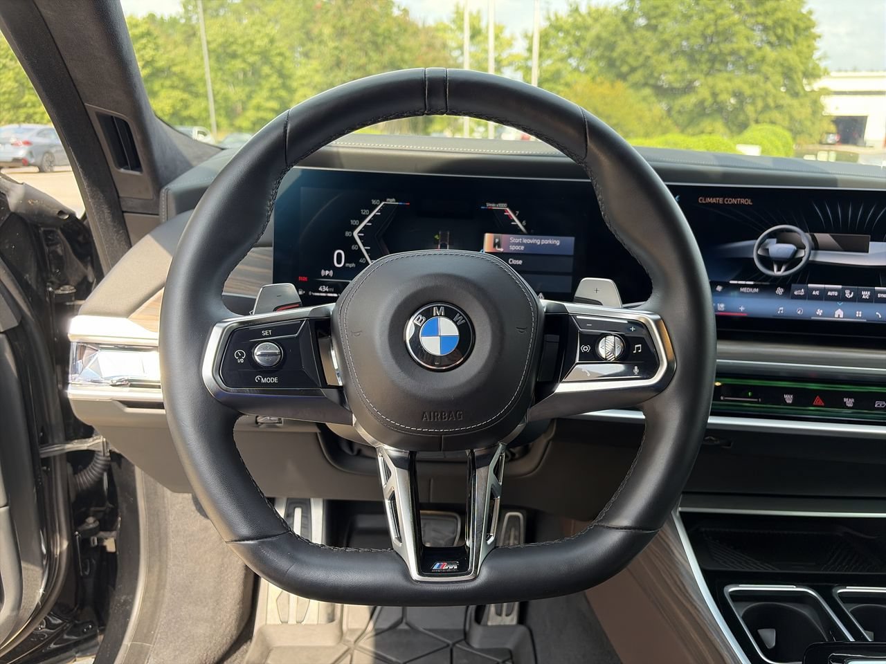Used 2023 Black Sapphire Metallic BMW 740i image 21