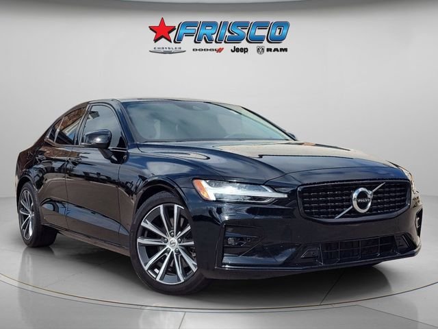 2022 Volvo S60 B5 Black Edition Momentum 4WD's photo