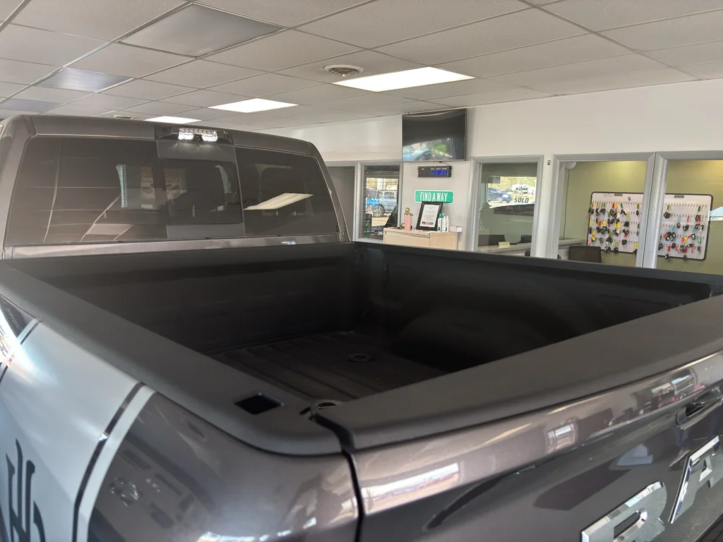 New 2025 Granite Crystal Metallic Clear-Coat Exterior Paint RAM Laramie High Plains Edition image 29
