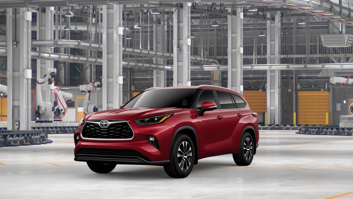 2026 Toyota Highlander XLE AWD's photo