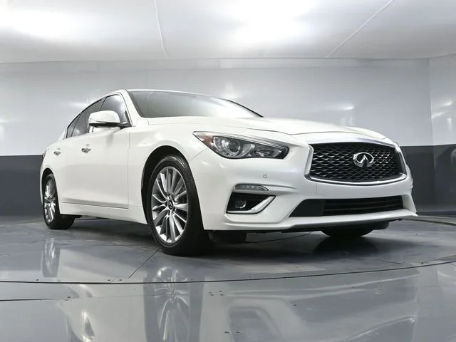 Certified Used 2024 White INFINITI LUXE image 45